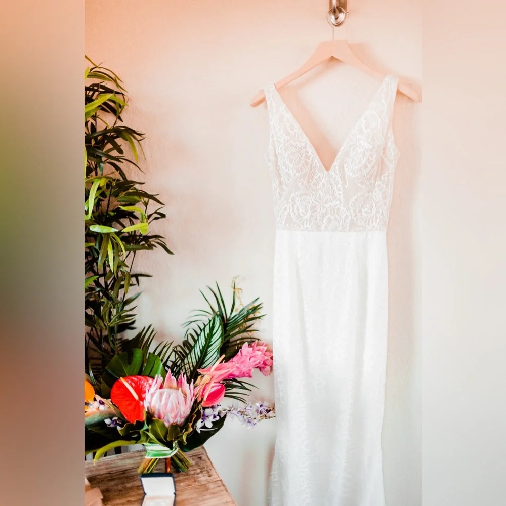 BHLDN Cream Sleeveless V-Neck Wedding Gown - Picture 3 of 16